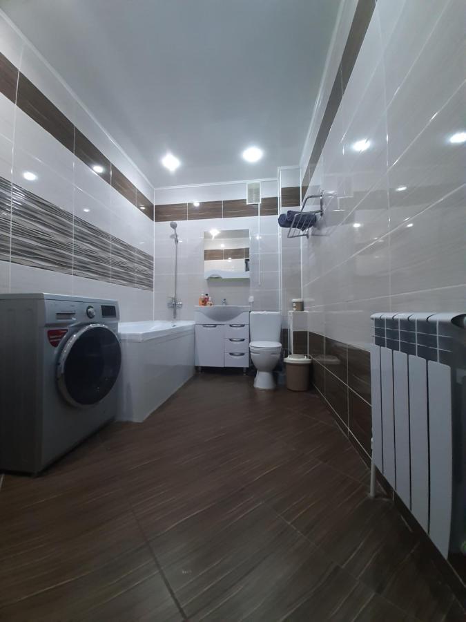 Отличная Двухкомнатная Квартира-Студия 70Кв Uralsk Dış mekan fotoğraf
